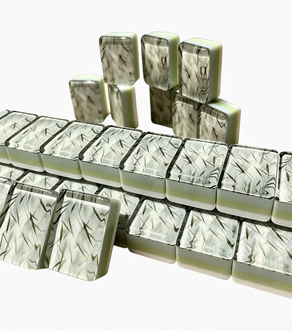 Custom Wholesale Modern Chinese Plastic Back Premium Foldable Luxury Mahjong Sets 4 Layers 160 Pcs Enrobed Entertainment