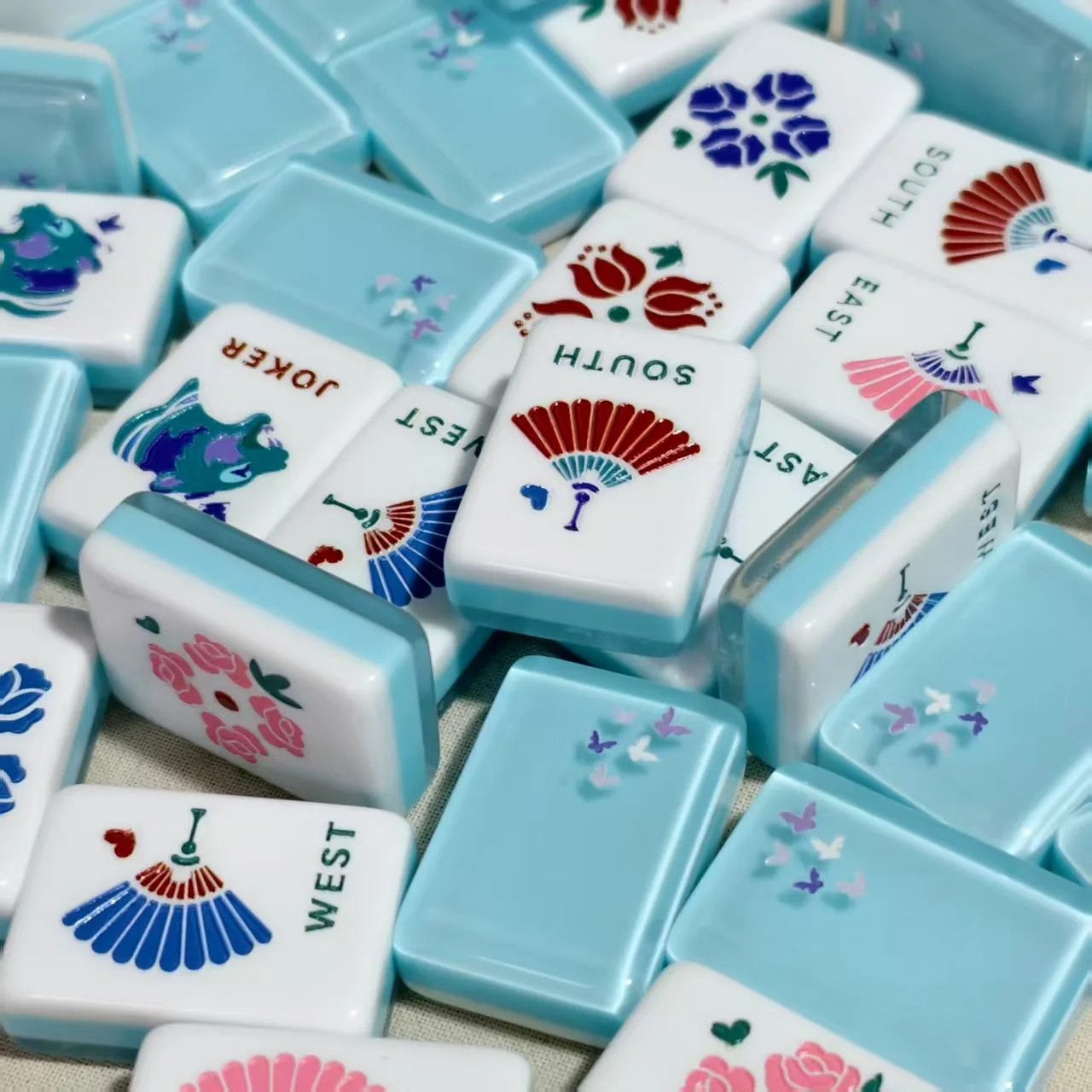Modern Luxury Engraved Bamboo Bird Pattern Mahjong detail