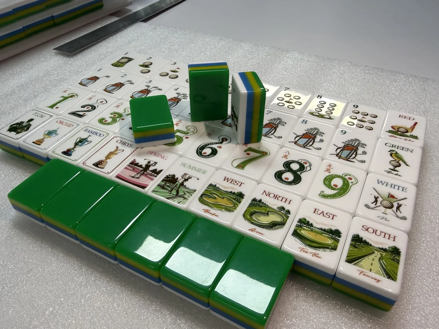 Factory Original Modern Golf Themed American Mahjong Set with Acrylic Custom Printed Mahjong Tiles in Stock Ready to Ship